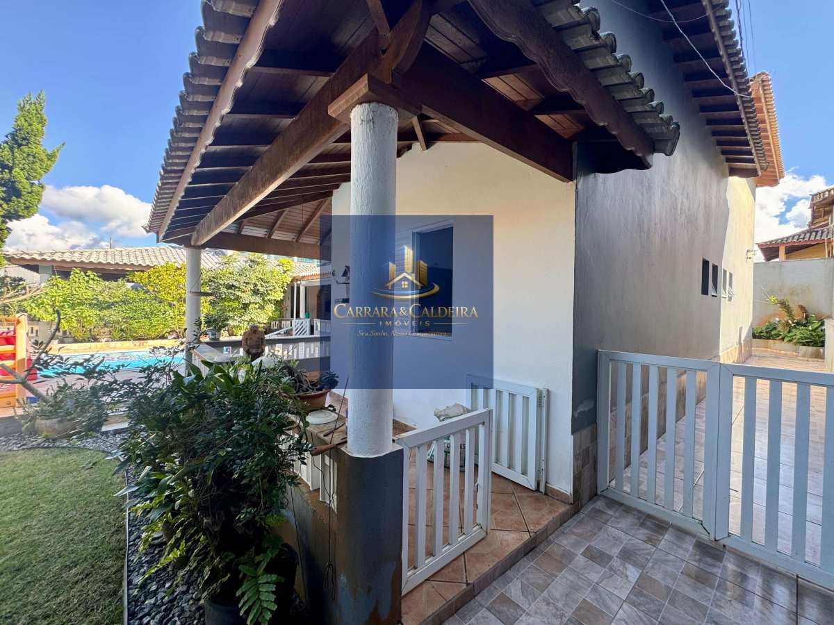  - Sobrado à venda em Peruíbe, Josedy, com 4 quartos, 357m²
